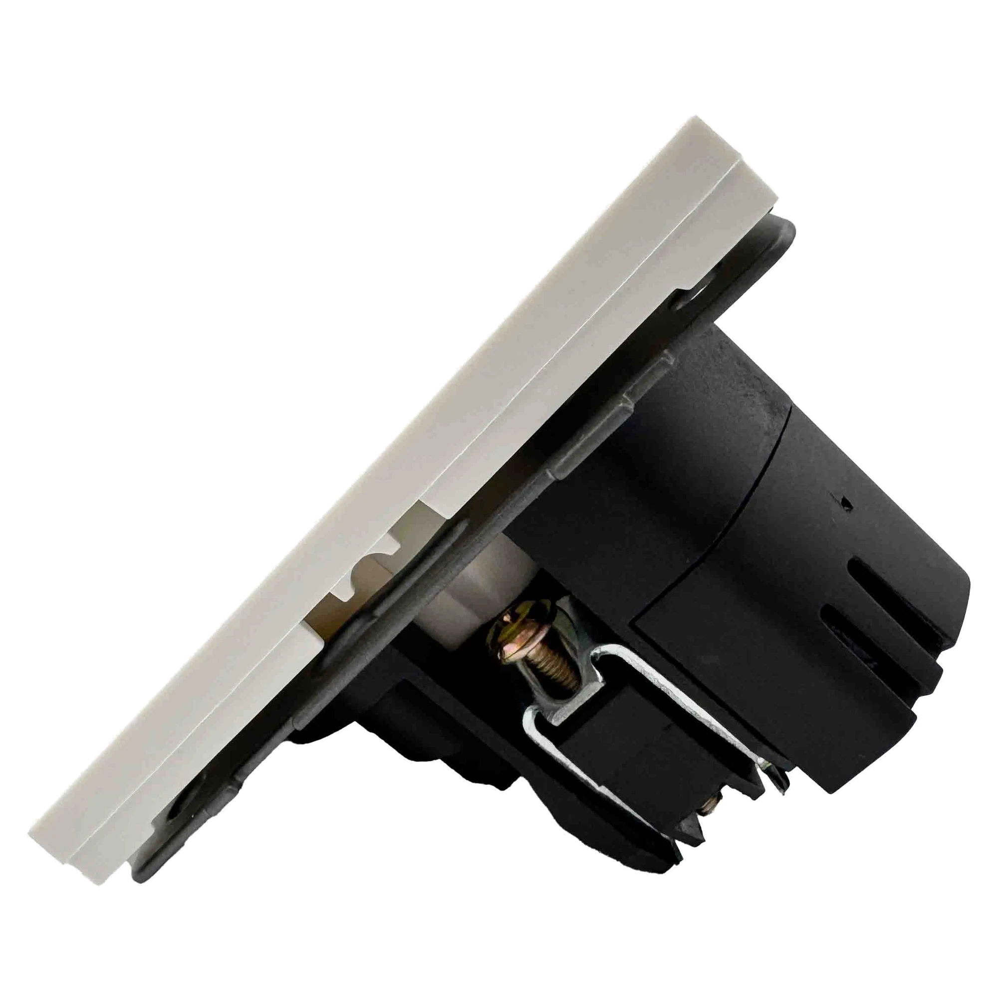 Розетка 1-я с/з с шторками с USB и TYPE C (5В, 2.1А) белая